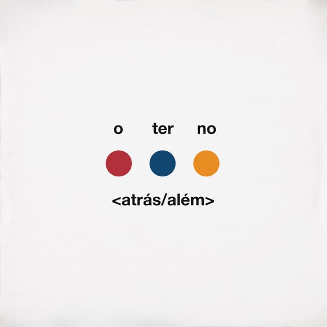 <atrás/além>