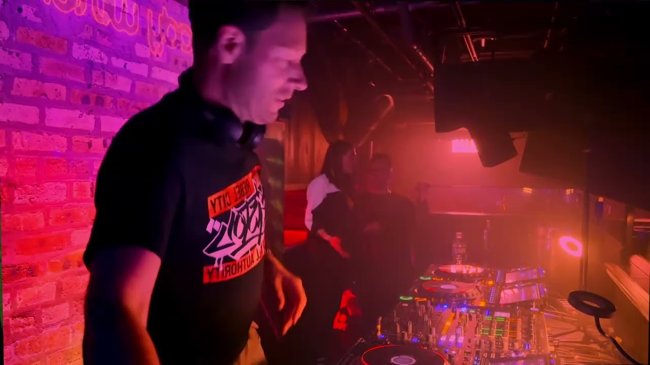 808 El Paso